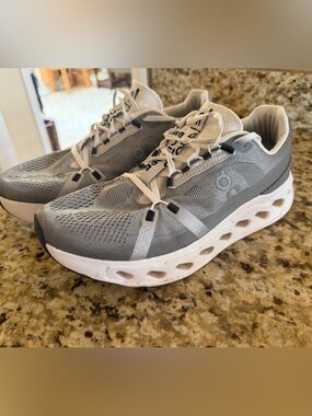 On Running Men's Cloudmonster Running Shoes - Gray & White